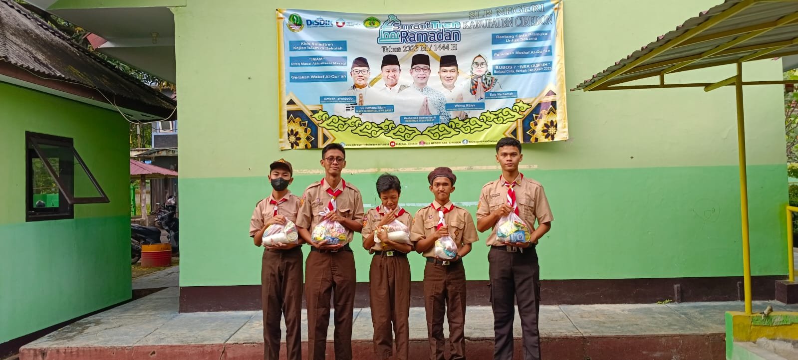 Foto bersama anak Pramuka