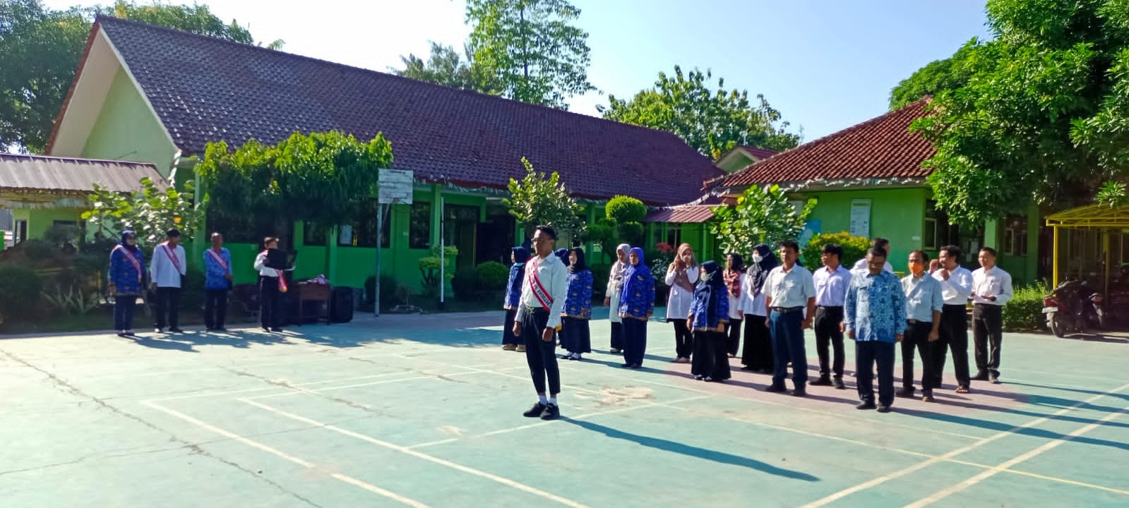 Tampak peserta antusias mengikuti upacara bendera