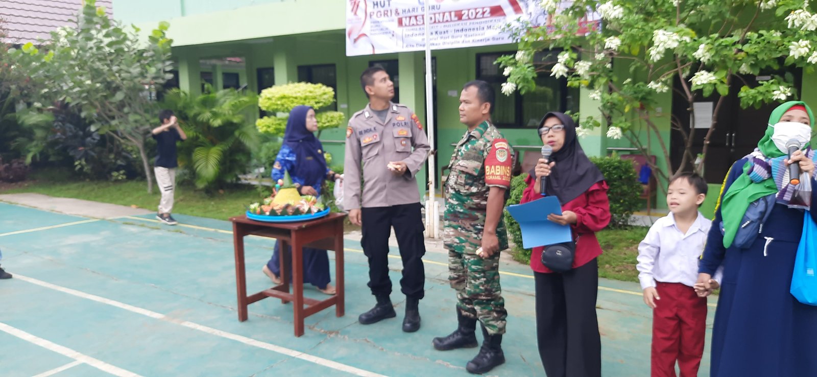 Penyambutan dari Perwakilan Anggota Polisi/TNI Cirebon