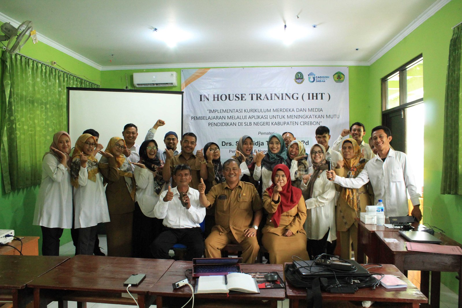 Gambar Foto Bersama  2