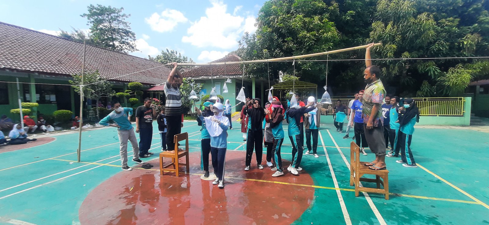 Lomba Memecahkan Air