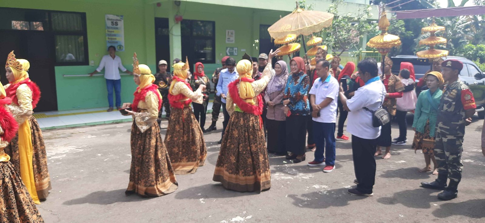 Penyambutan wakil kepala Bupati Cirebon