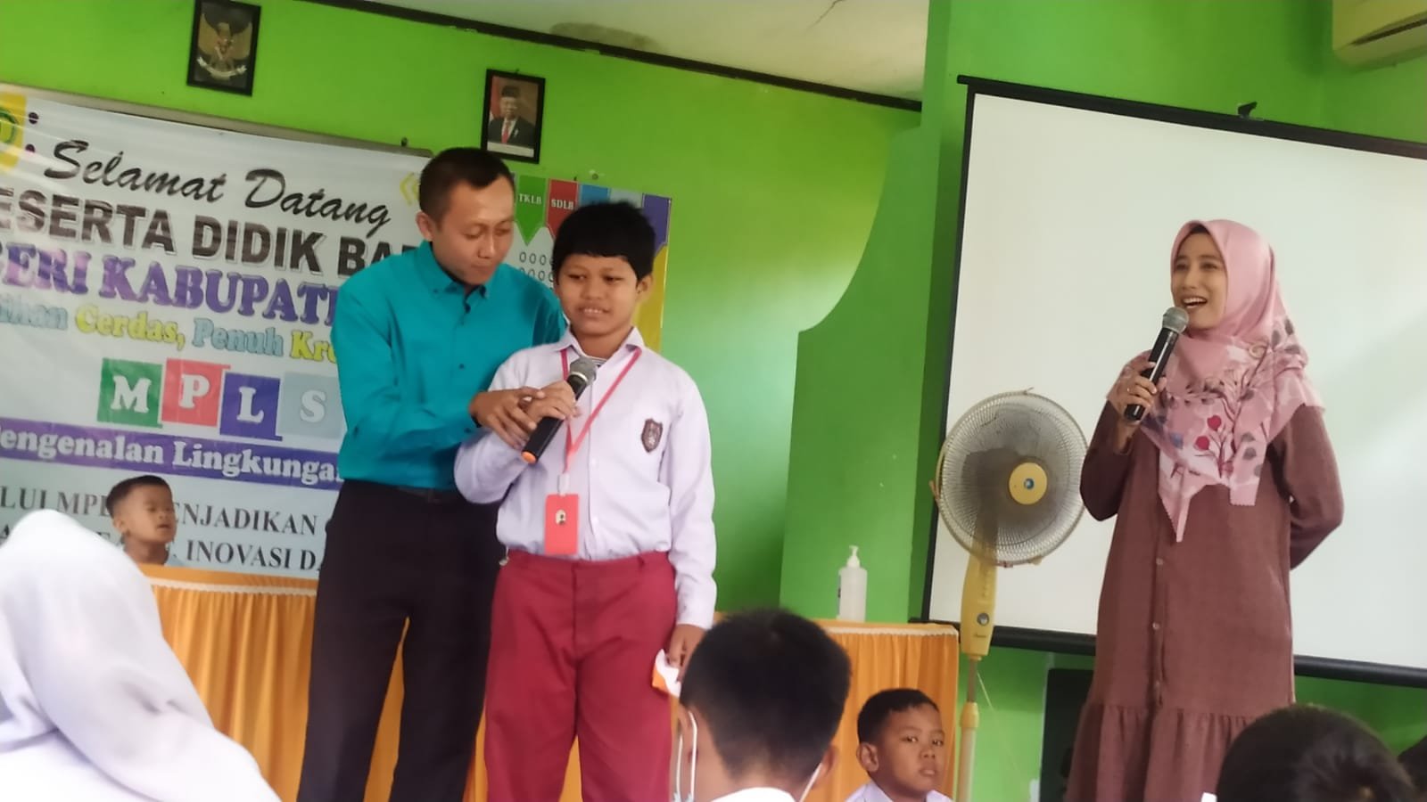 Anak yang pede lagi aksi kebolehan