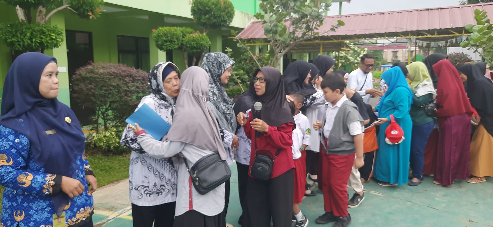 Ajang Silaturahmi antara Guru dengan Orang Tua Murid SLB dalam HUT PGRI Ke-77