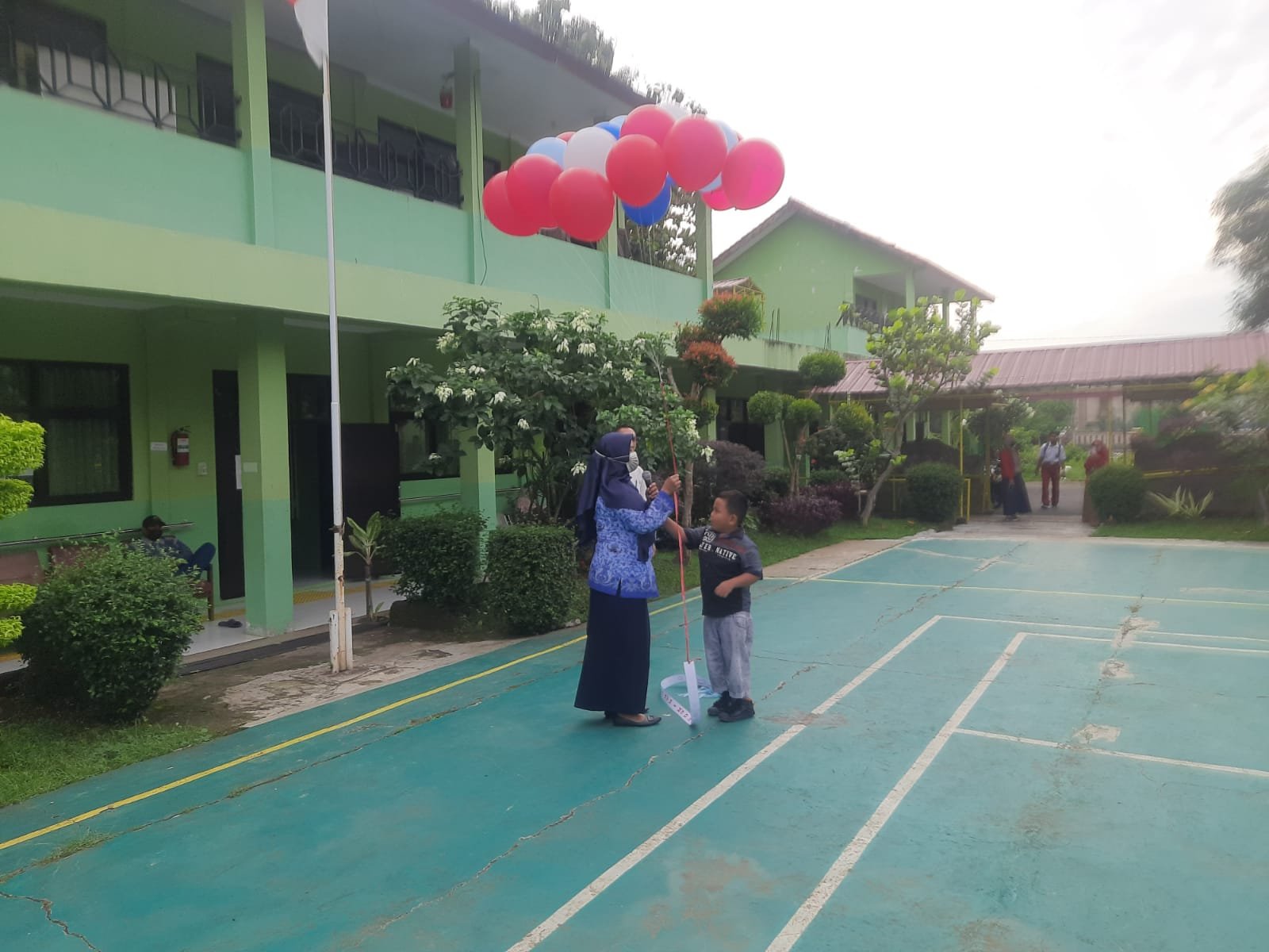 Persiapan Pelepasan Balon