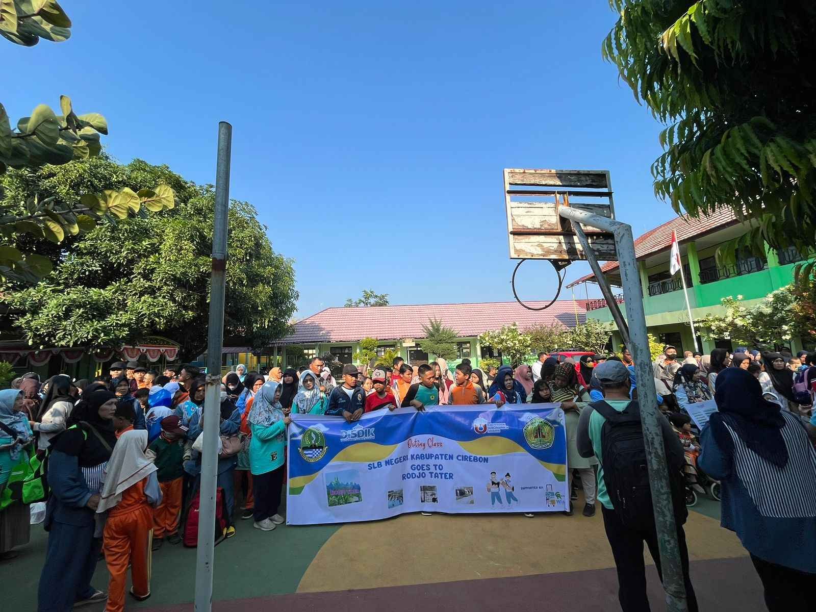 Foto Bersama sebelum melakukan Kunjunga ke Wisata Edukasi Rodjo Tater