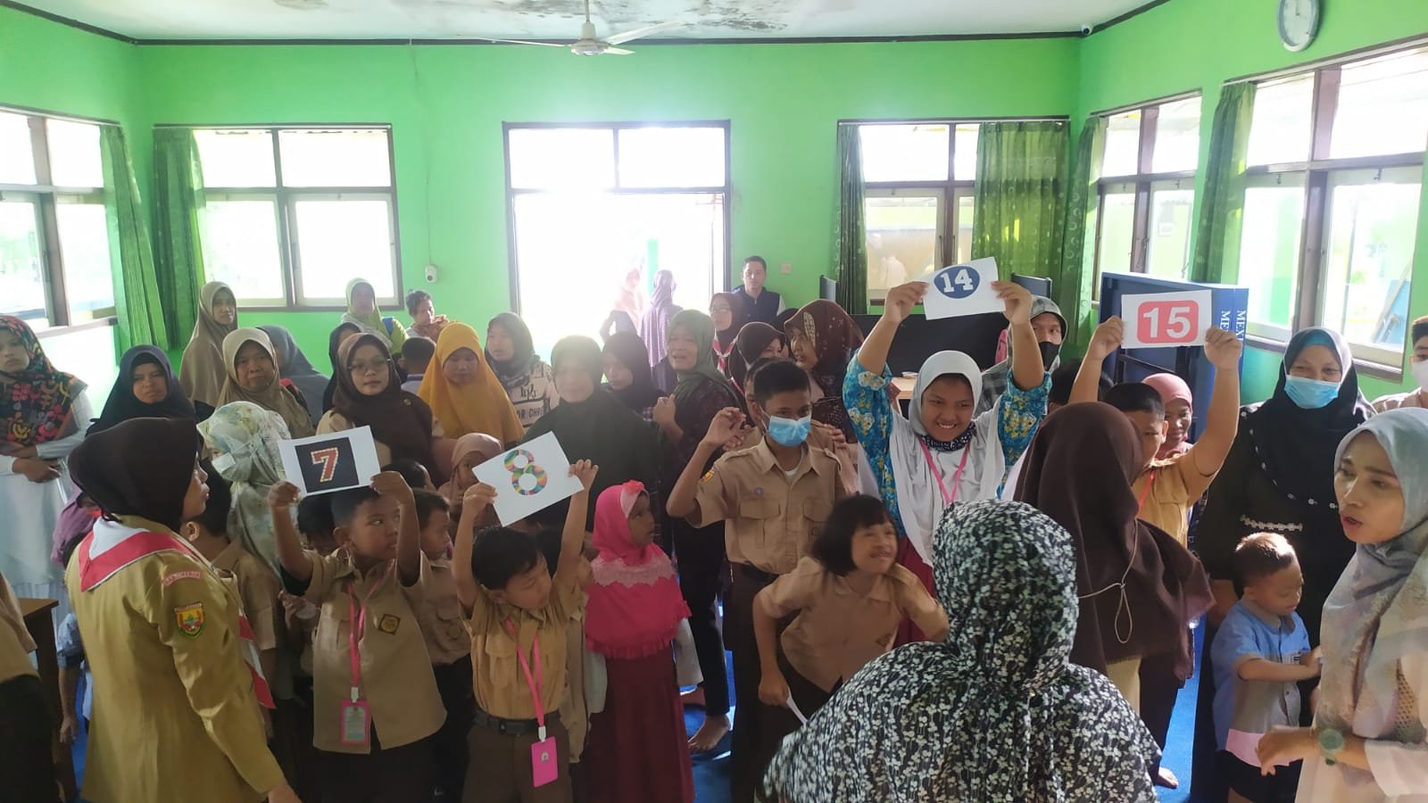 Anak yang terlihat senang menikmati acara tersebut