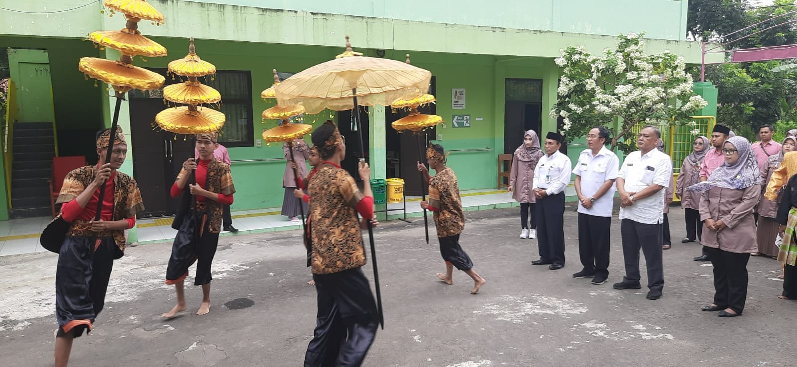 Upacara Lengser Menyambut Tim Penilaian PKKS