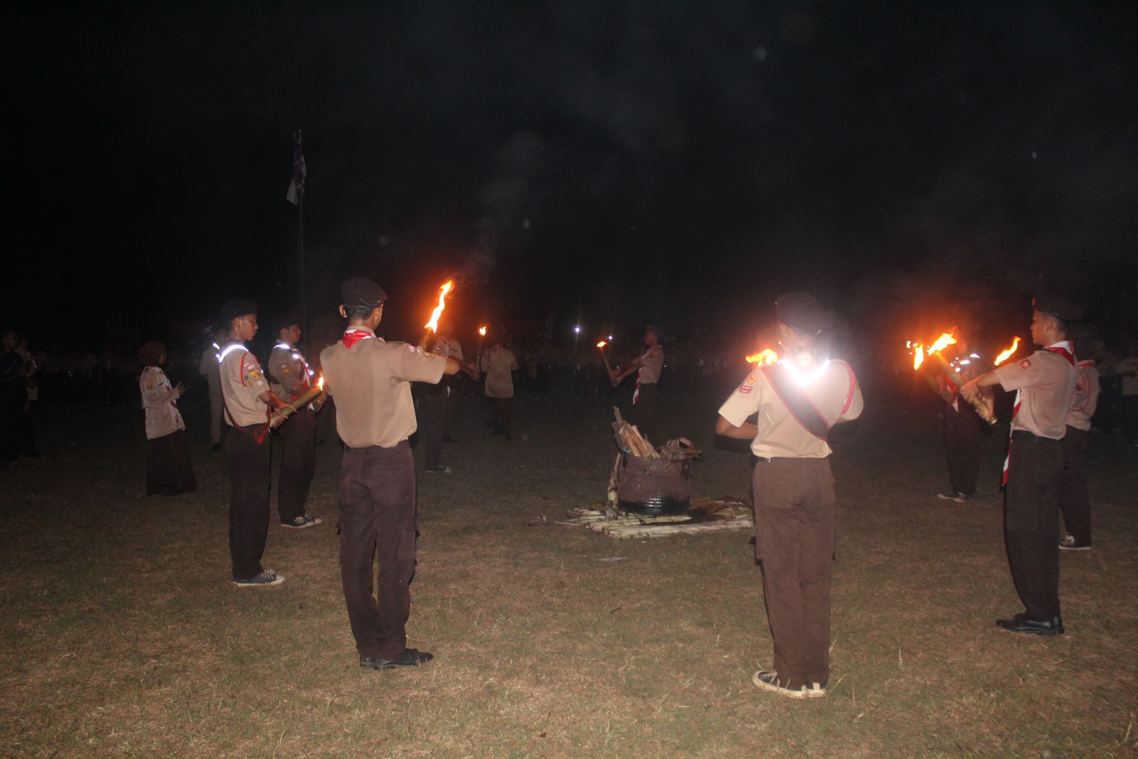 Penyalaan Api Unggun Pramuka HUT Ke-61
